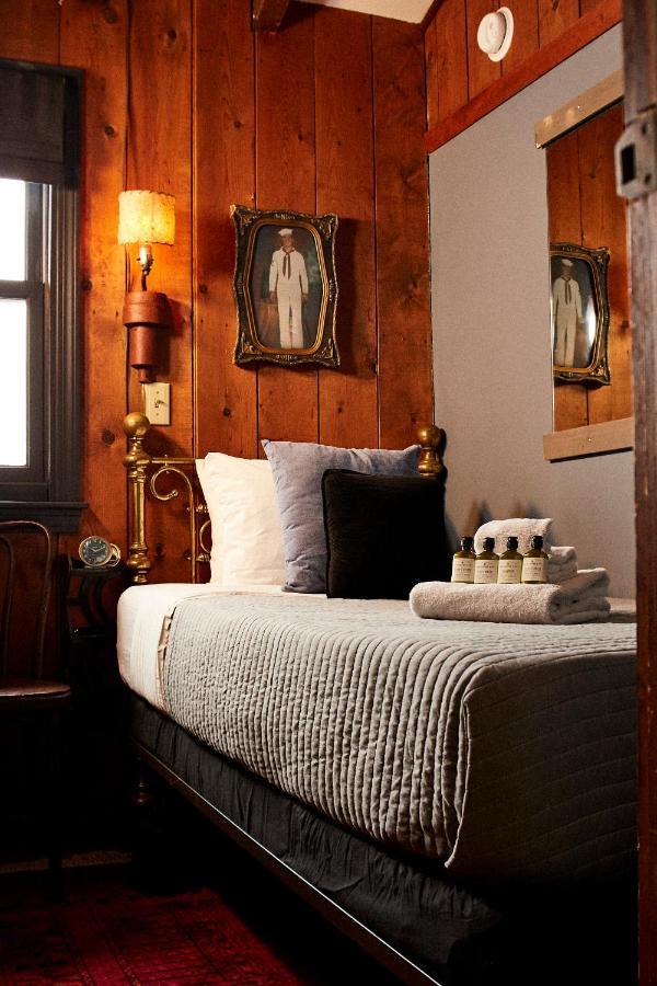Crew'S Quarters Boarding House - Caters To Men Hotel Provincetown Luaran gambar