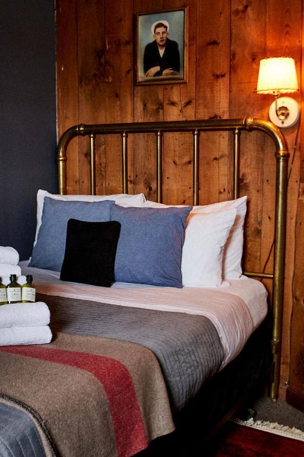 Crew'S Quarters Boarding House - Caters To Men Hotel Provincetown Luaran gambar